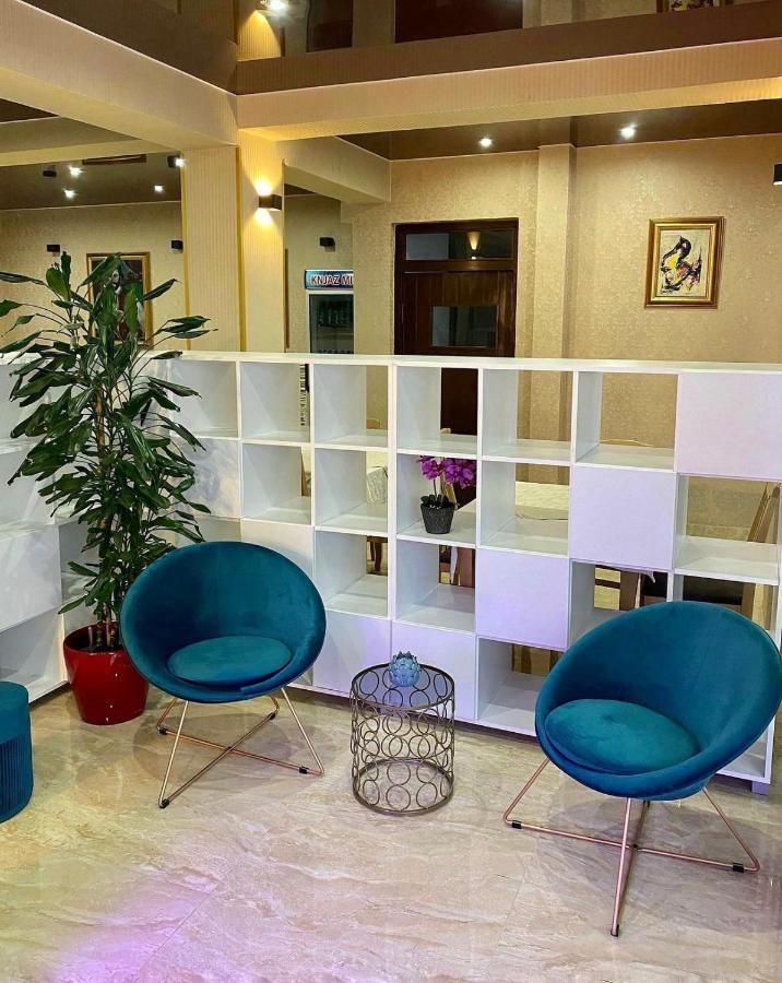 Hotel Suzana Budva Buitenkant foto